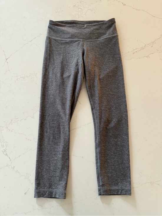 lululemon athletica Pants - Lululemon Women’s Gray Cropped Leggings Yoga Athletic Pants Size 4